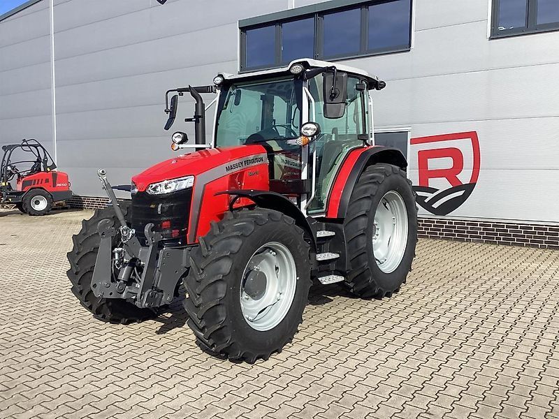 Massey Ferguson 5M.115 Tractor
