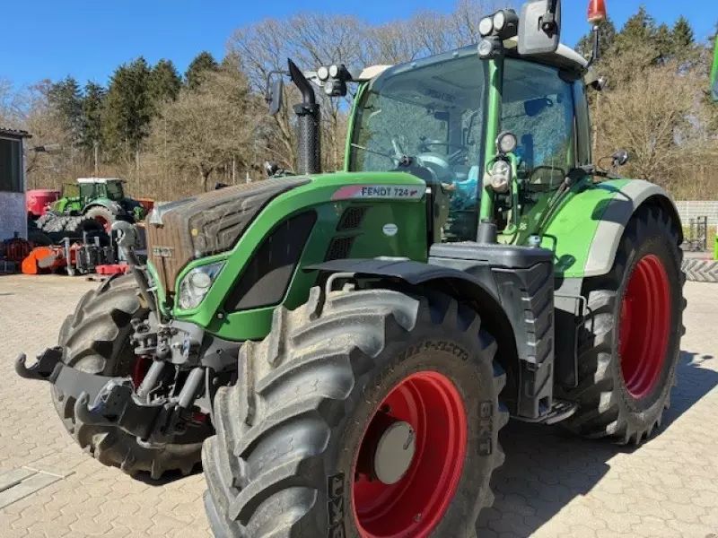 Fendt 724 Vario Tractor €79,500
