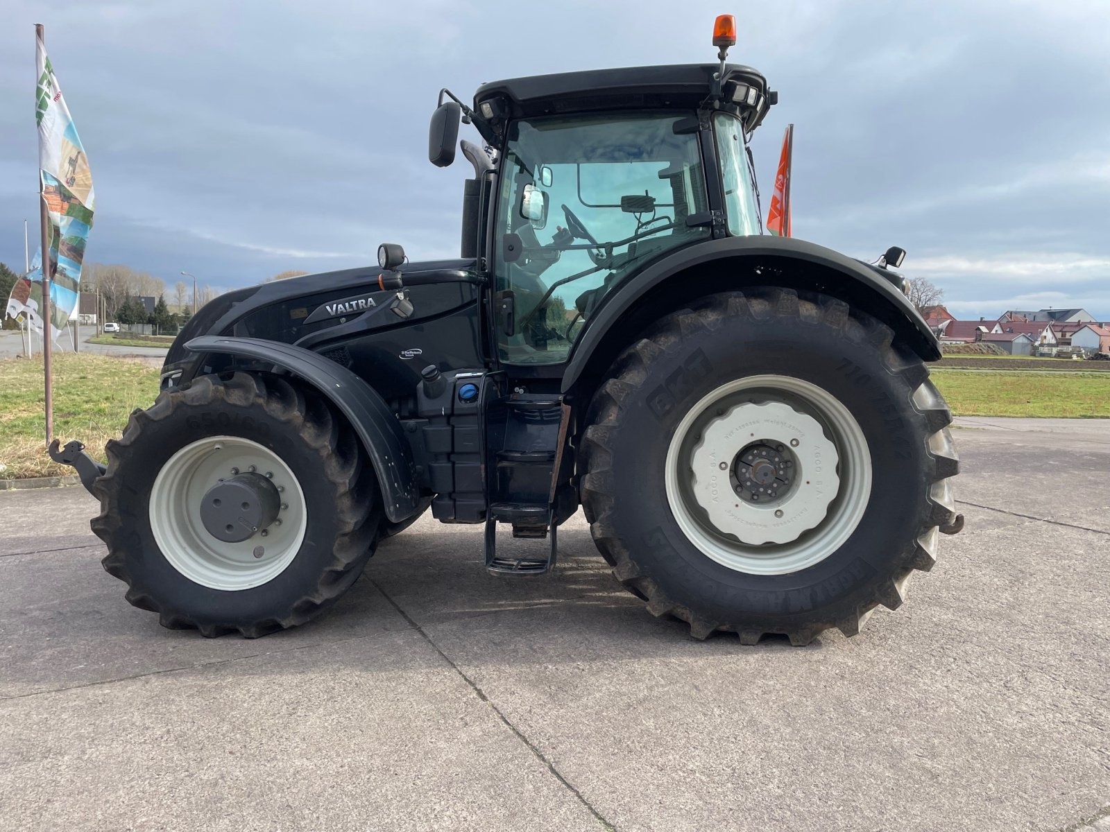 Valtra S 354 tractor €99,990