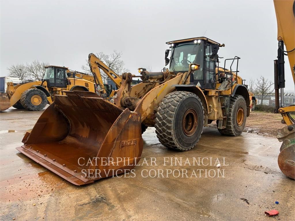 Caterpillar 966M Cargador de ruedas 79.654 €