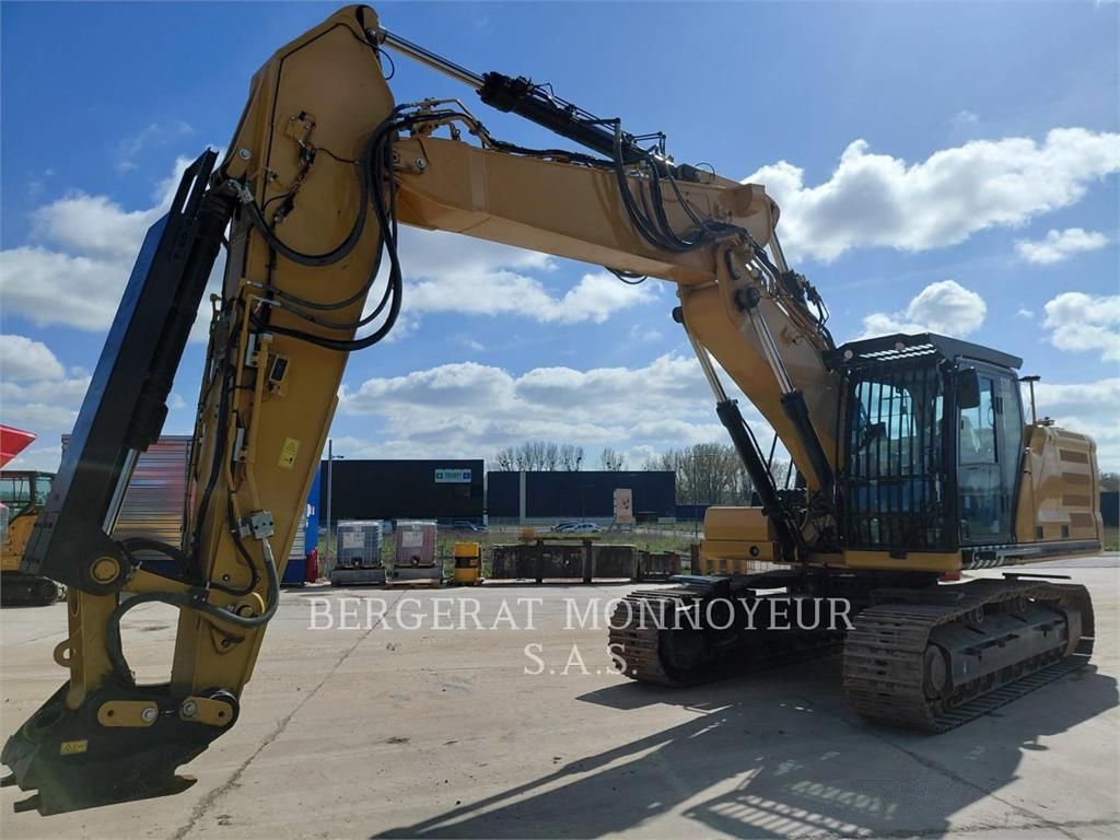 Caterpillar 330 Bageri guseničari 275 000 €
