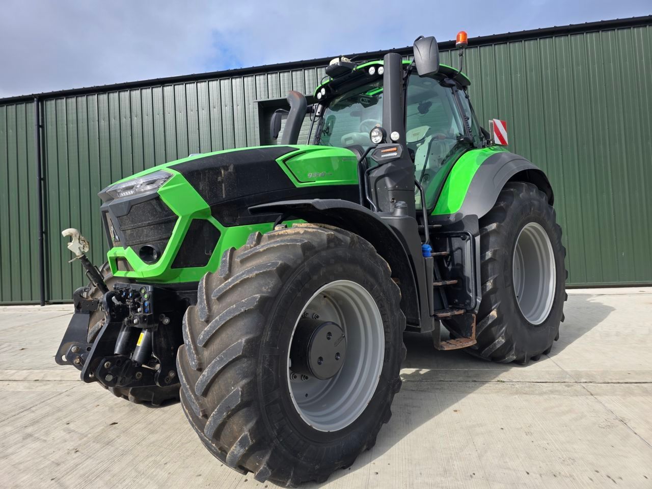 E-FARM: Deutz-Fahr 9340 Agrotron TTV - Traktor - id RE7EWR7 - 100.686 € - Baujahr: 2020 - Abgelesene Motorstunden: 2.427,Motorleistung (PS): 340,Vereinigtes Königreich