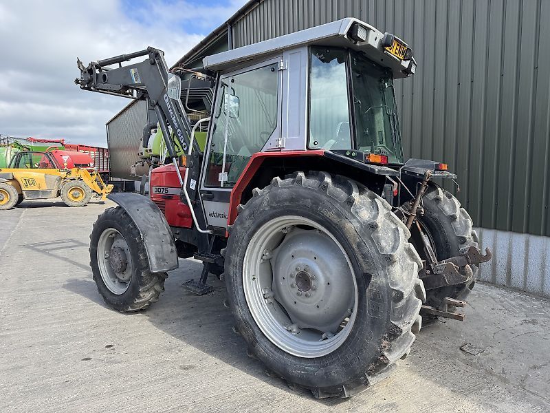 E-FARM: Massey Ferguson 3075 dynashift - Tractor - id YCIUBK5 - €26,003 - Engine hours: 4 - 552,United Kingdom