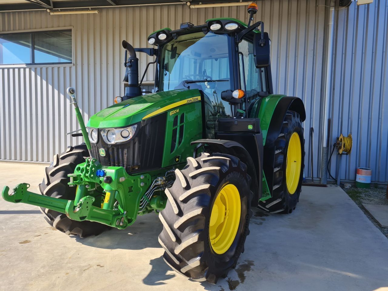 John Deere 6120 M Traktor 74 500 €