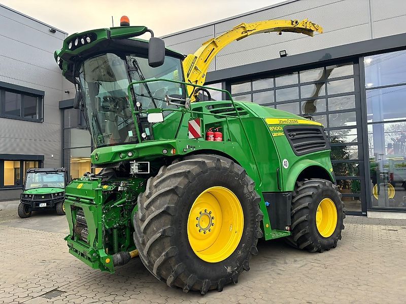 John Deere 8500 Self propelled forage harvester €245,000