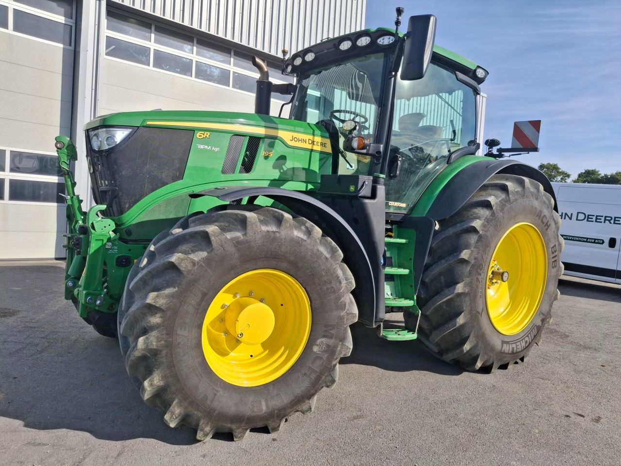John Deere 6R 195 Tractor €157,000