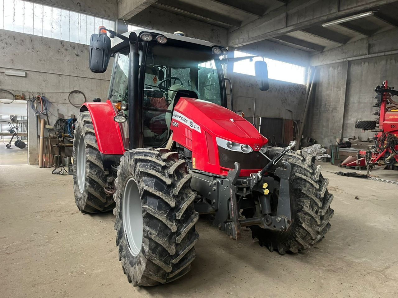 Massey Ferguson 5713 S Traktor 50 000 €