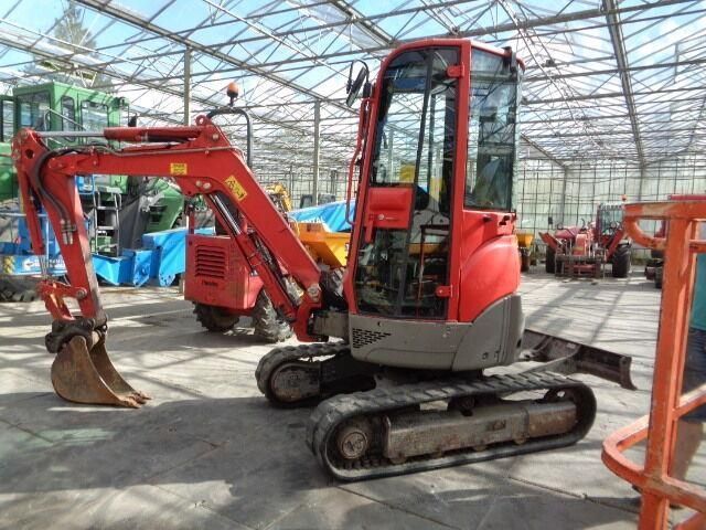 Yanmar vio 25-4 Mini excavadora  17.750 €