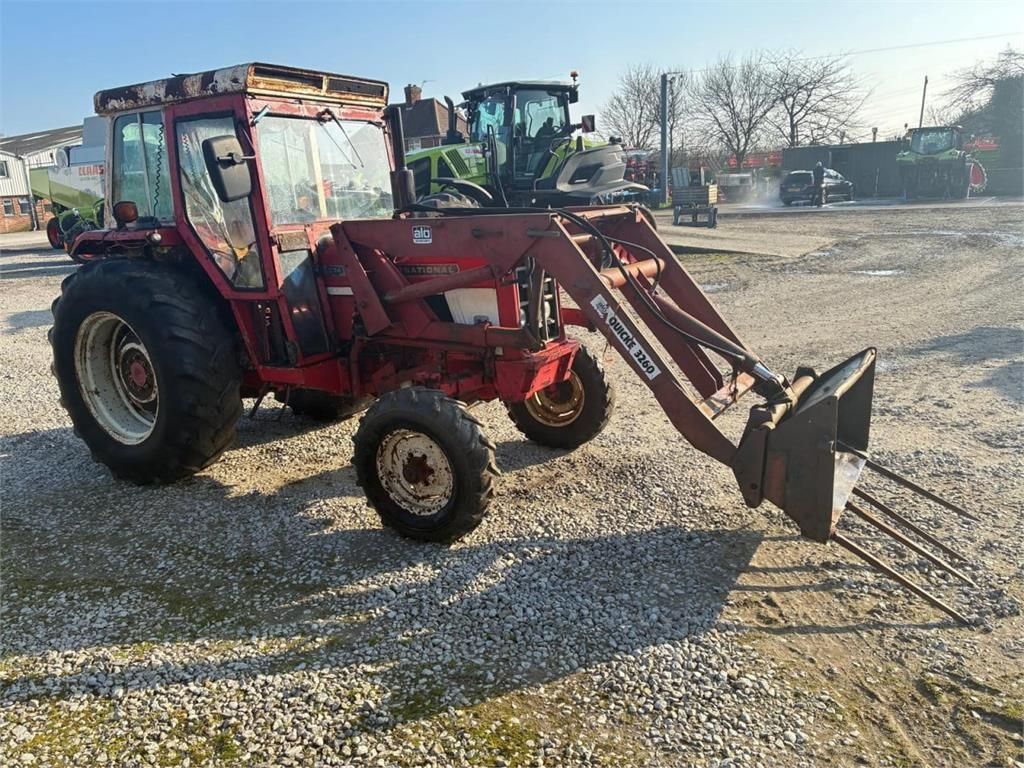 Case IH 574 c/w quickie 3200 front loader Traktor