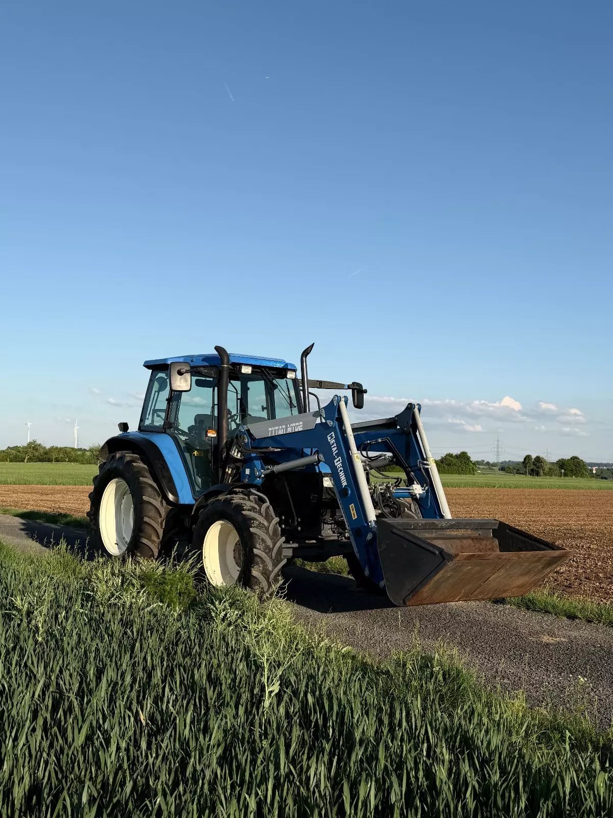 New Holland TS 90 Tractor 31.500 €