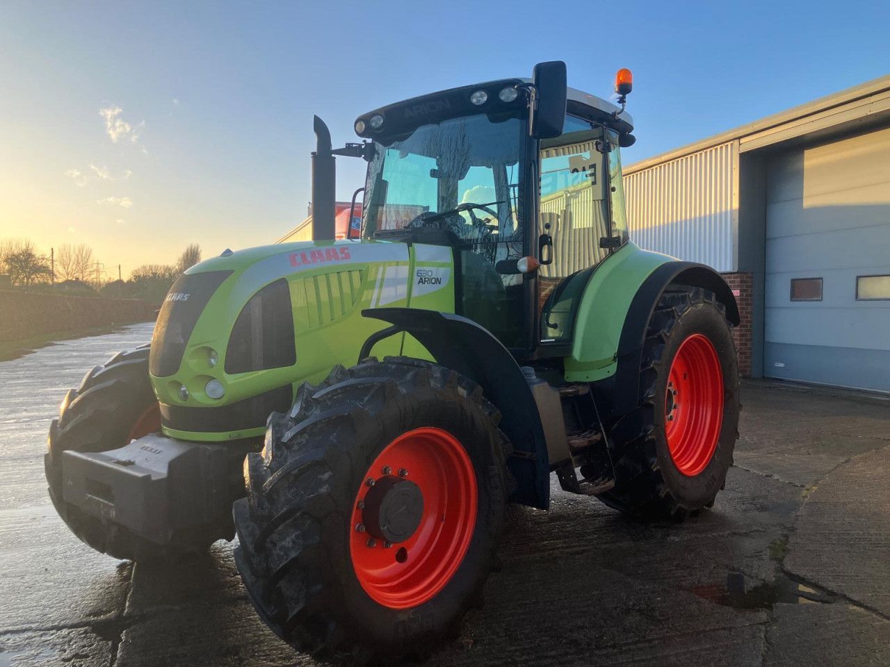 E-FARM: Claas Arion 630 - Tractor - id CBHIAXJ - €37,508 - Year of construction: 2011 - Engine hours: 7,351,Engine power (HP): 155,United Kingdom