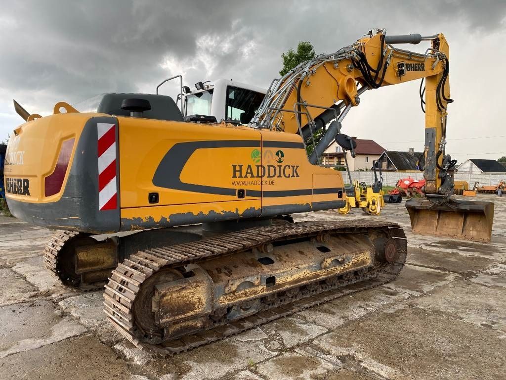 Liebherr 924 Crawler excavator €75,639