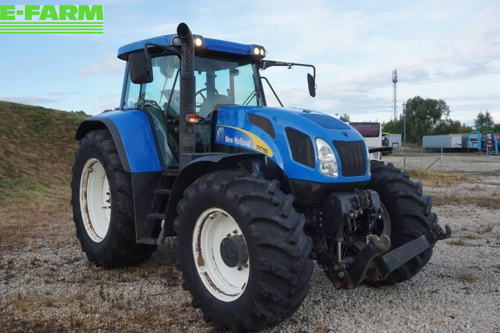New Holland TVT 190 tractor 33 361 €