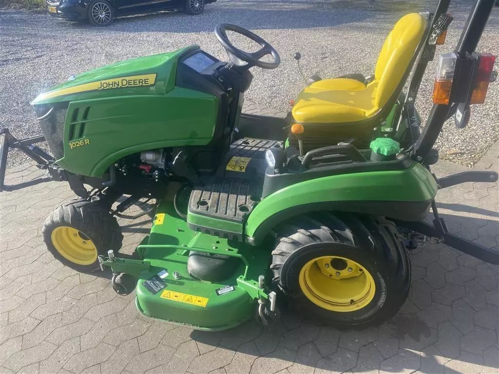E-FARM: John Deere 1026 R - Rasenmäher - id EH7XKR9 - 19.445 € - Dänemark