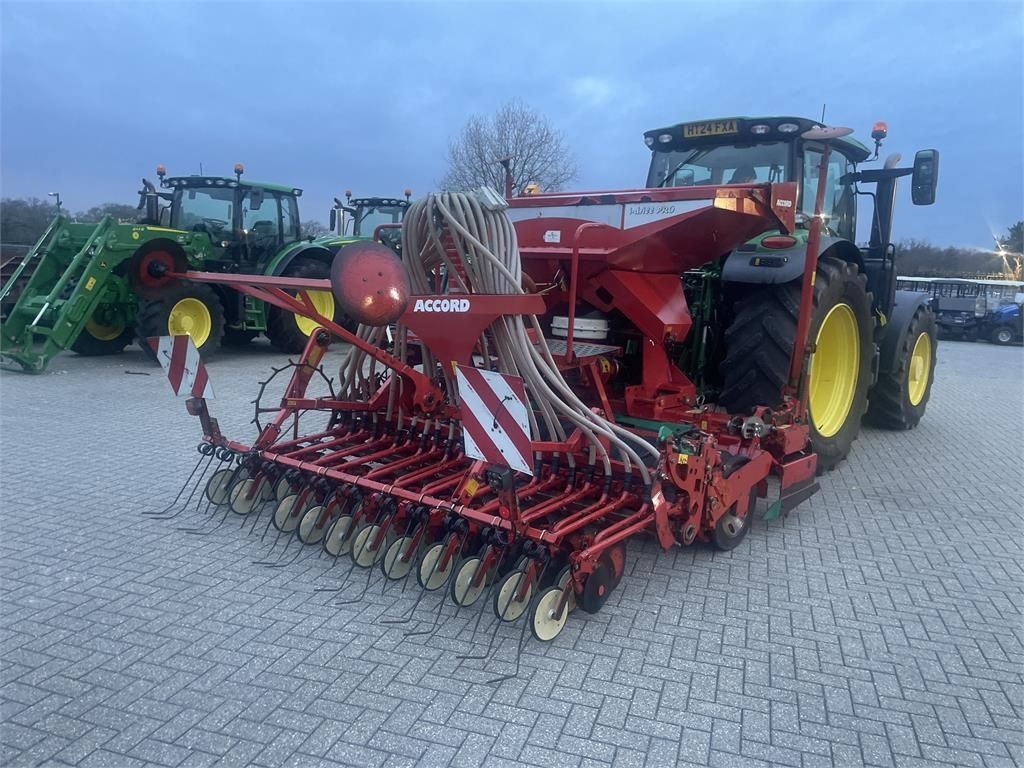 Kverneland i-drill Siewnik rzędowy/agregat uprawowo-siewny 16 113 €