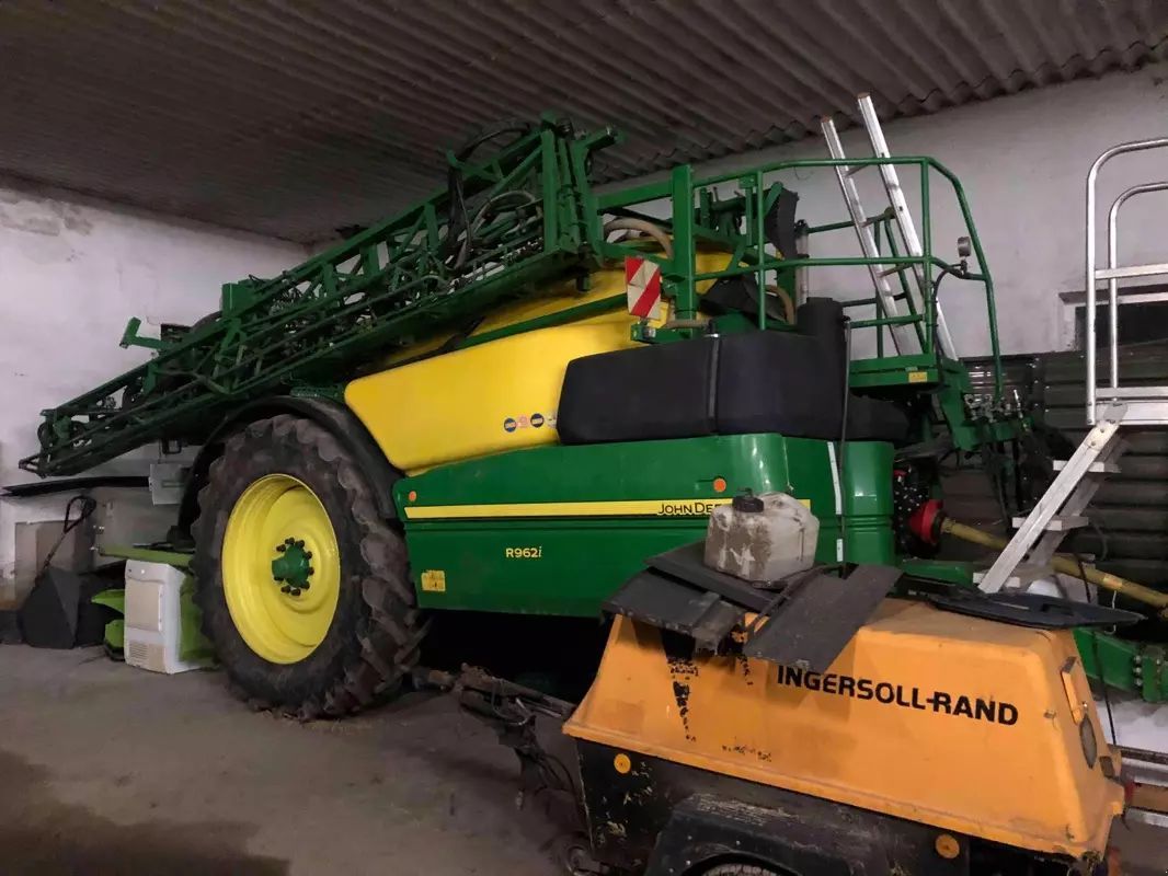 E-FARM: John Deere R962i - Ψεκαστικό  - id Q3CXYCN - 29.900 € - Χρονία: 2013 - Γερμανία