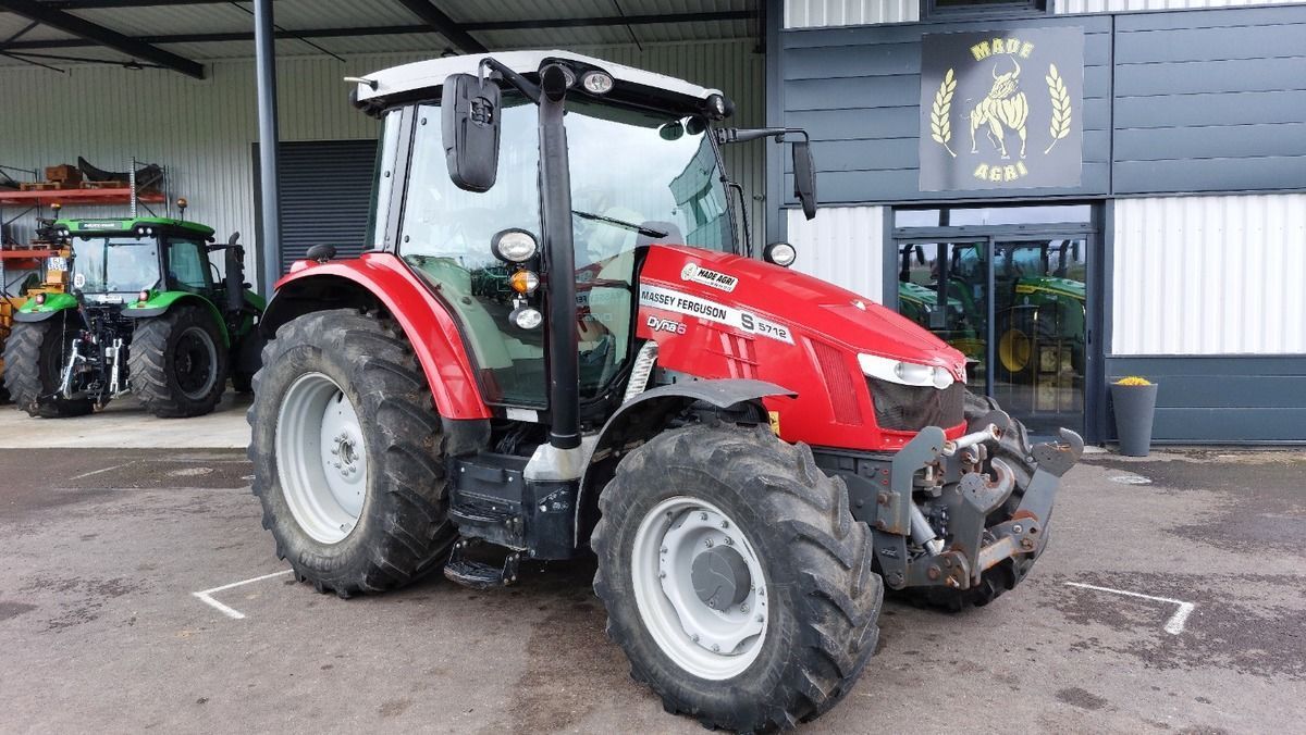 Massey Ferguson 5712 S Tractor €55,000