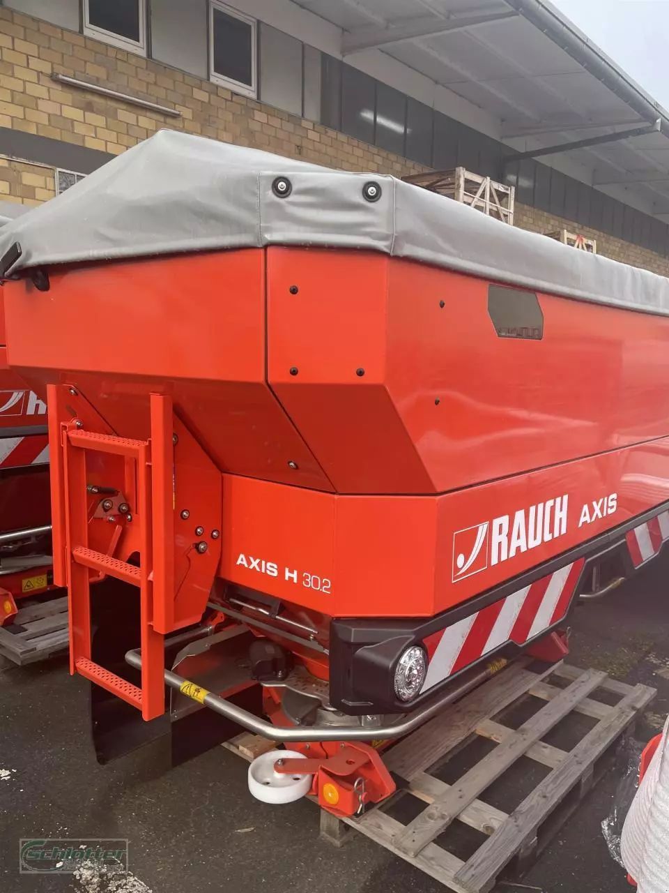E-FARM: Rauch axis h 30.2 emc+w-w.vspro iso - Fertiliser spreader - id 9PIPGFL - €24,500 - Year of construction: 2023 - Germany