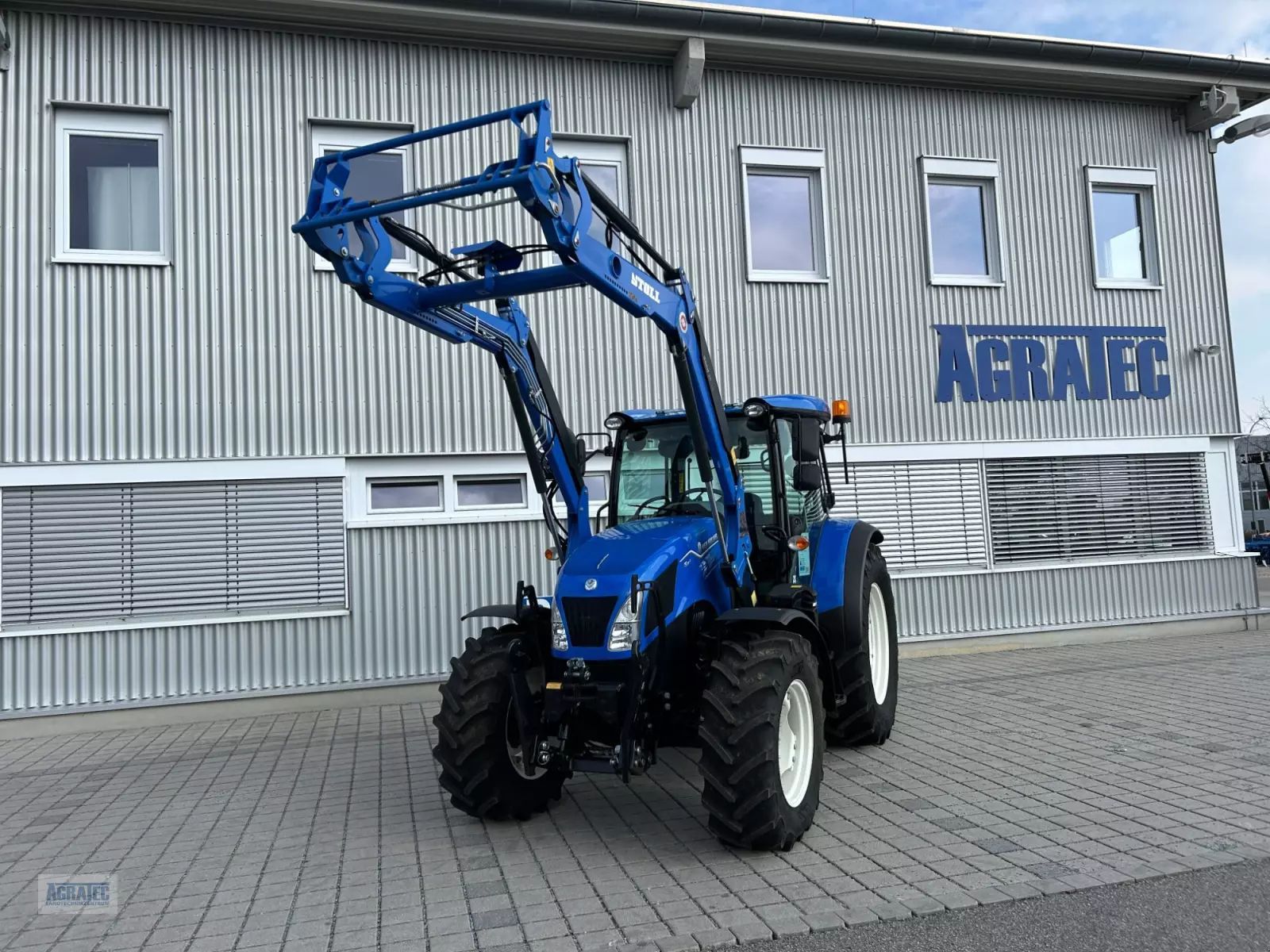New Holland T5.90S Tractor €50,336