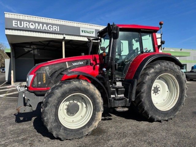 Valtra T 183 Tractor €52,000