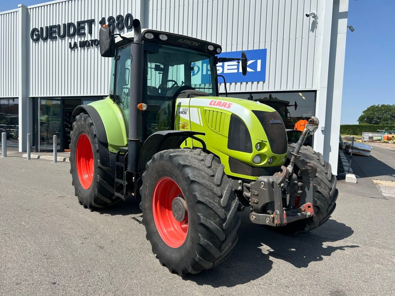 E-FARM: Claas Arion 620 CIS - Tractor - id QGSTVWU - 32.900 EUR - Anul: 2011 - Citeste ore: 6.385,Muterea motorului: 135,Franța
