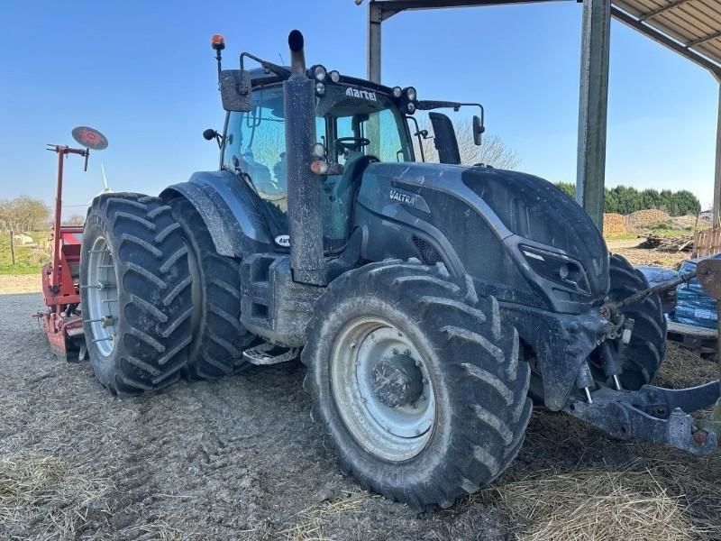 E-FARM: Valtra T214 Direct - Tractor - id Z7TIZAH - €84,500 - Year of construction: 2017 - Engine hours: 3,700,Engine power (HP): 215,France