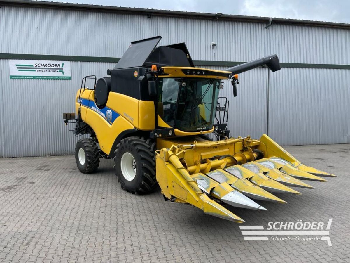 New Holland CX 5.90 Combine harvester €143,885