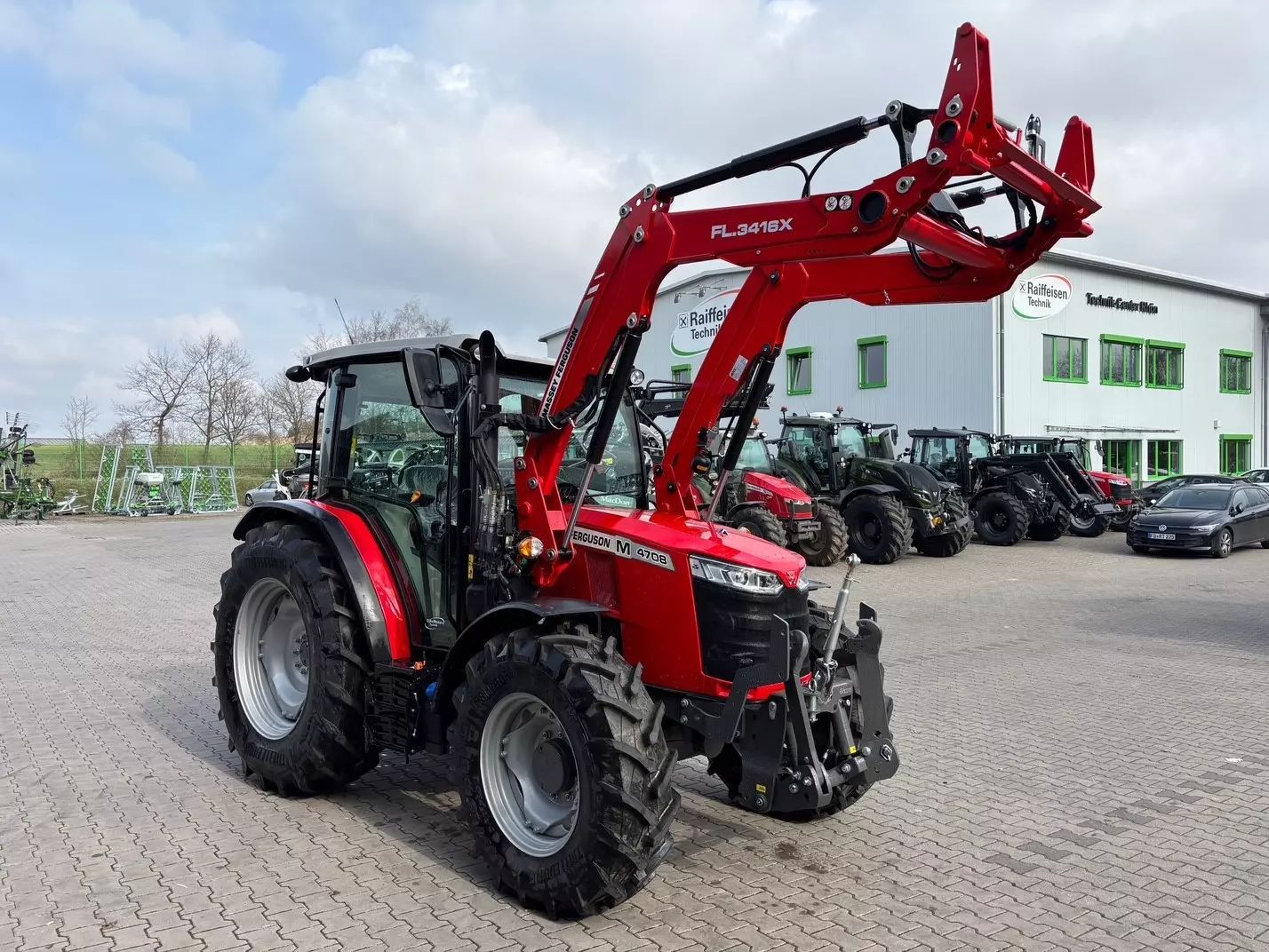 Massey Ferguson 4708M Tractor €54,000