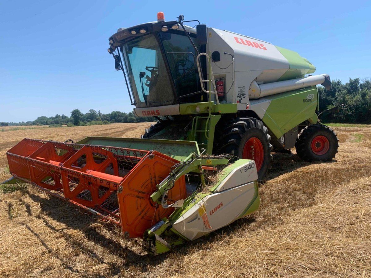 Claas Tucano 430 Combine harvester €120,000