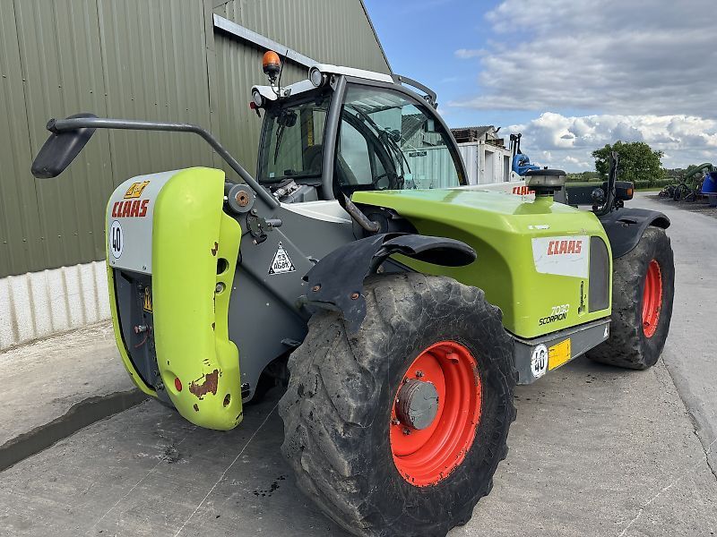 E-FARM: Claas scorpion 7030 variopower - Teleskoplader - id NBF32CG - 18.408 € - Baujahr: 2013 - Abgelesene Motorstunden: 8.935,Vereinigtes Königreich
