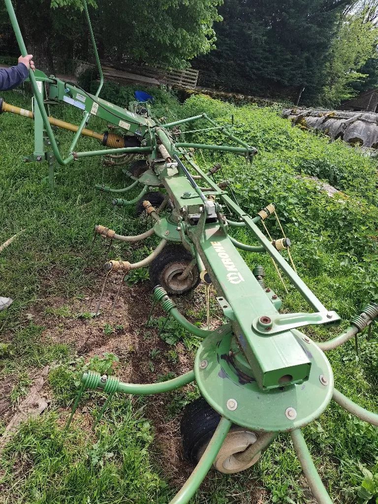 E-FARM: Krone kw 7.82 - Tedder - id KJNQXD3 - Year of construction: 2014 - France