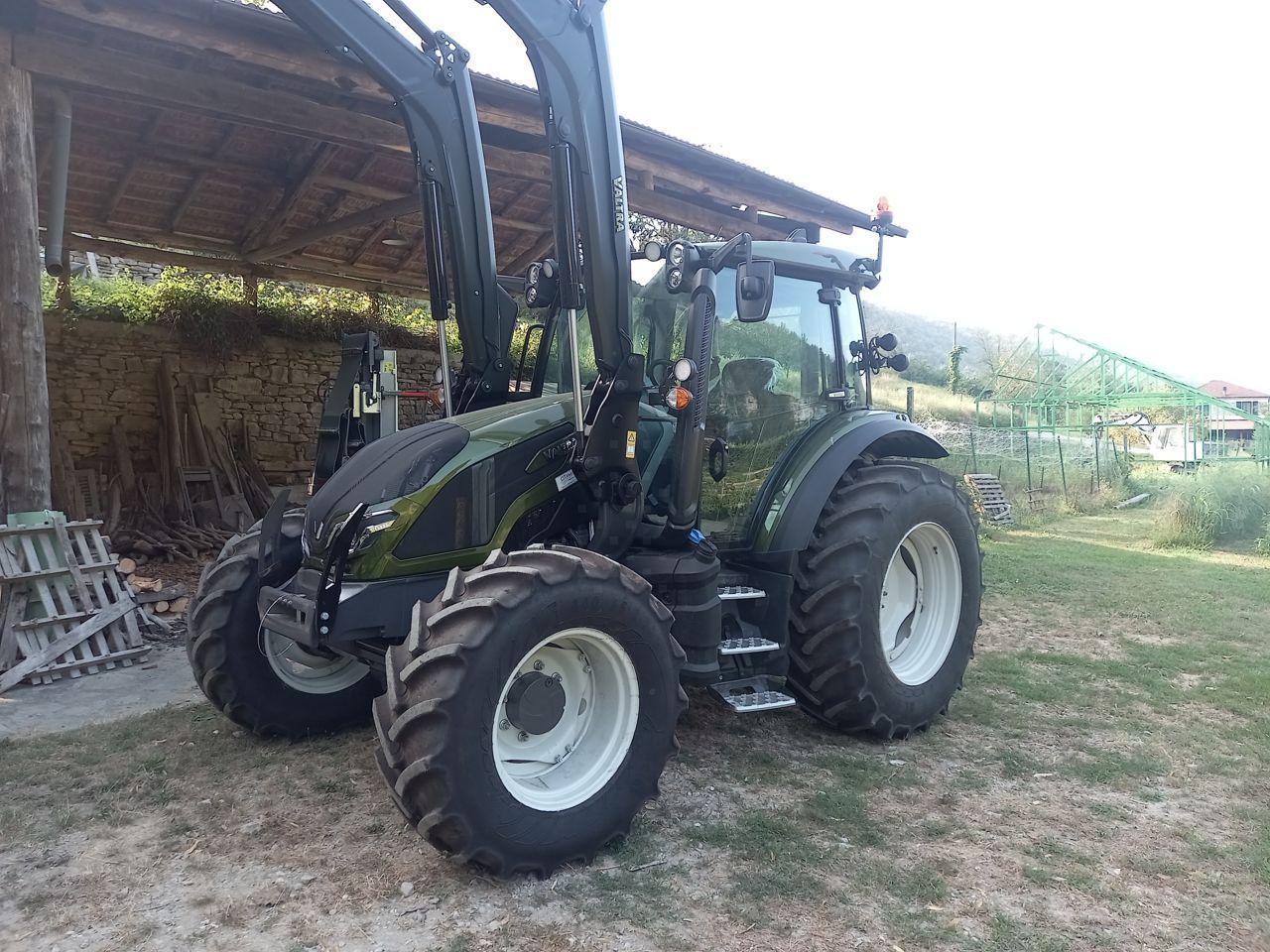 Valtra G 135 Tracteur