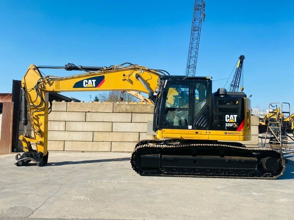 Caterpillar 335 f l cr Excavator pe șenile 75.000 EUR