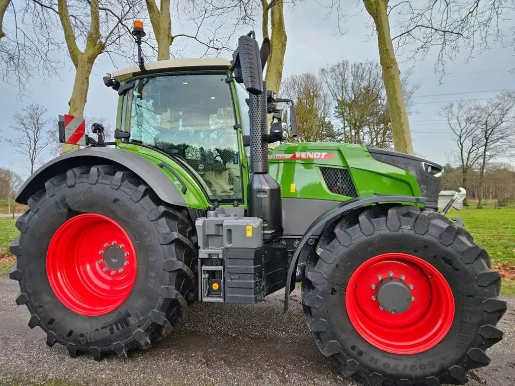 Fendt 726 Vario Profi Plus Traktor 220.000 €
