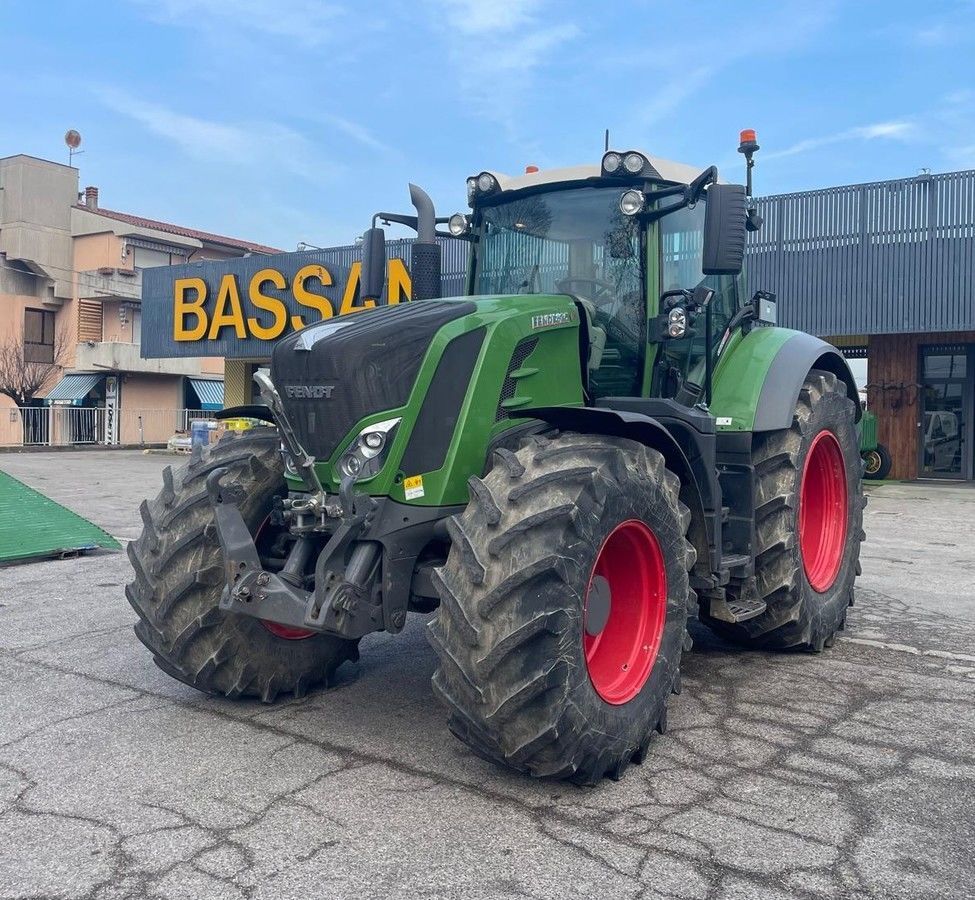Fendt 826 Vario Tractor €121,500