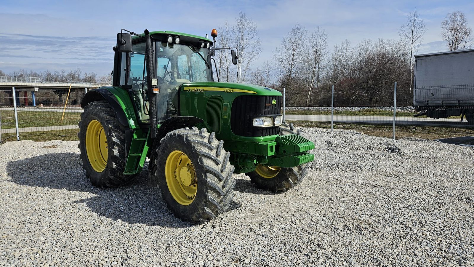 E-FARM: John Deere 6920 Premium - Traktor - id X26PNXM - 35.000 € - Produktionsår: 2003 - Motortimer: 9.533,Motoreffekt (HP): 150,Kroatien