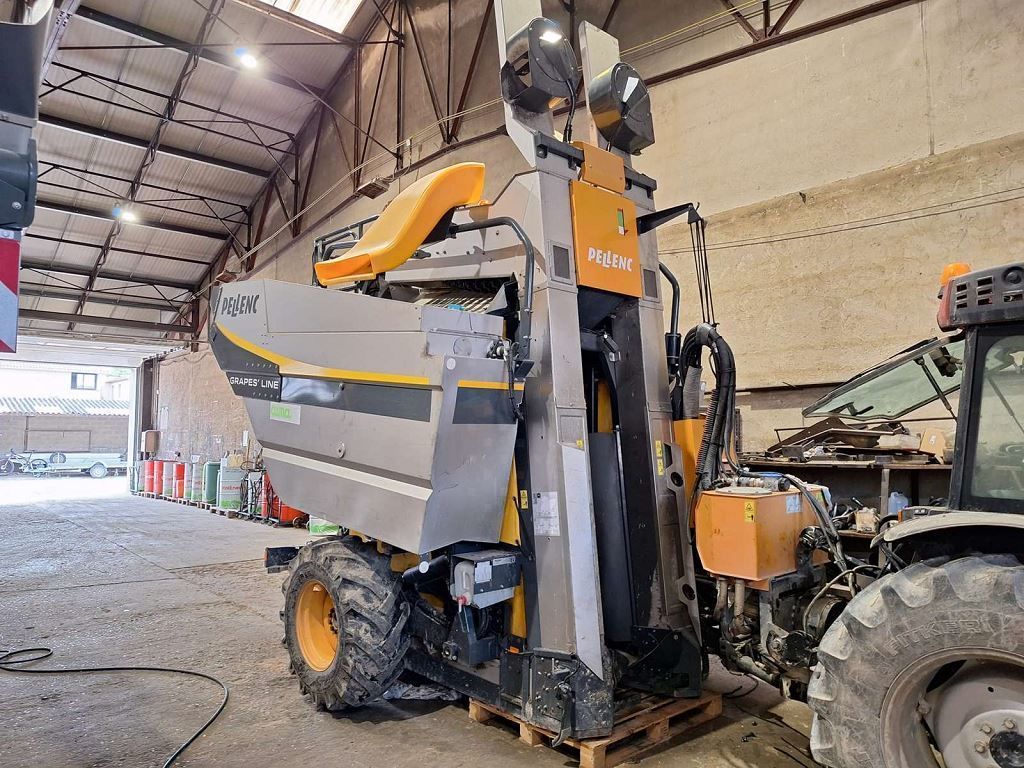 E-FARM: Pellenc grapes line 60 - Vendemmiatrice - id X3HAMUL - Anno di costruzione: 2019 - Francia