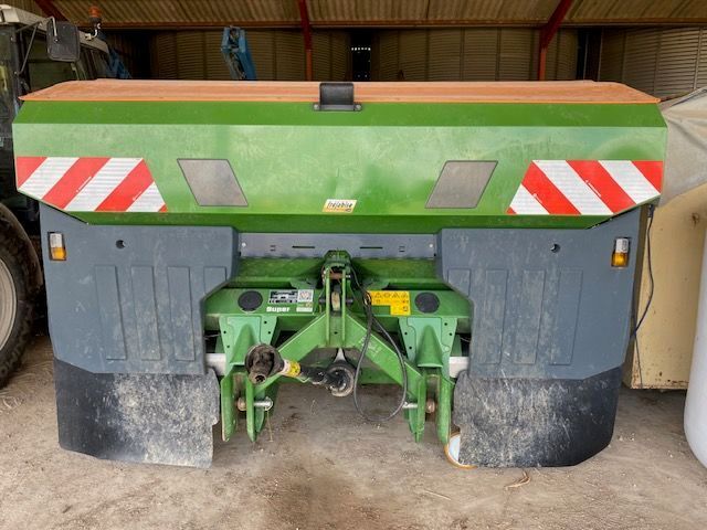 E-FARM: Amazone zav 3200 profis tronic - Düngerstreuer - id PVVEXIF - 14.000 € - Baujahr: 2019 - Frankreich