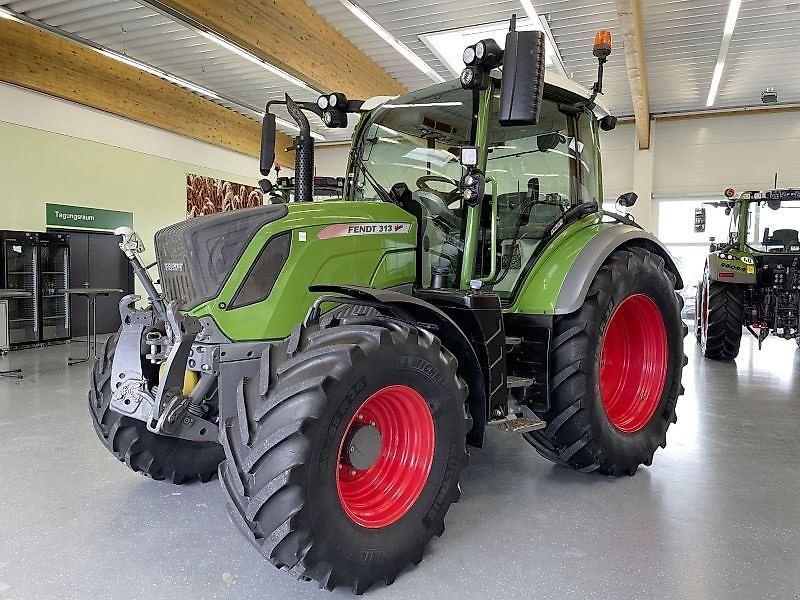 Fendt 313 Vario Profi Tractor €78,151