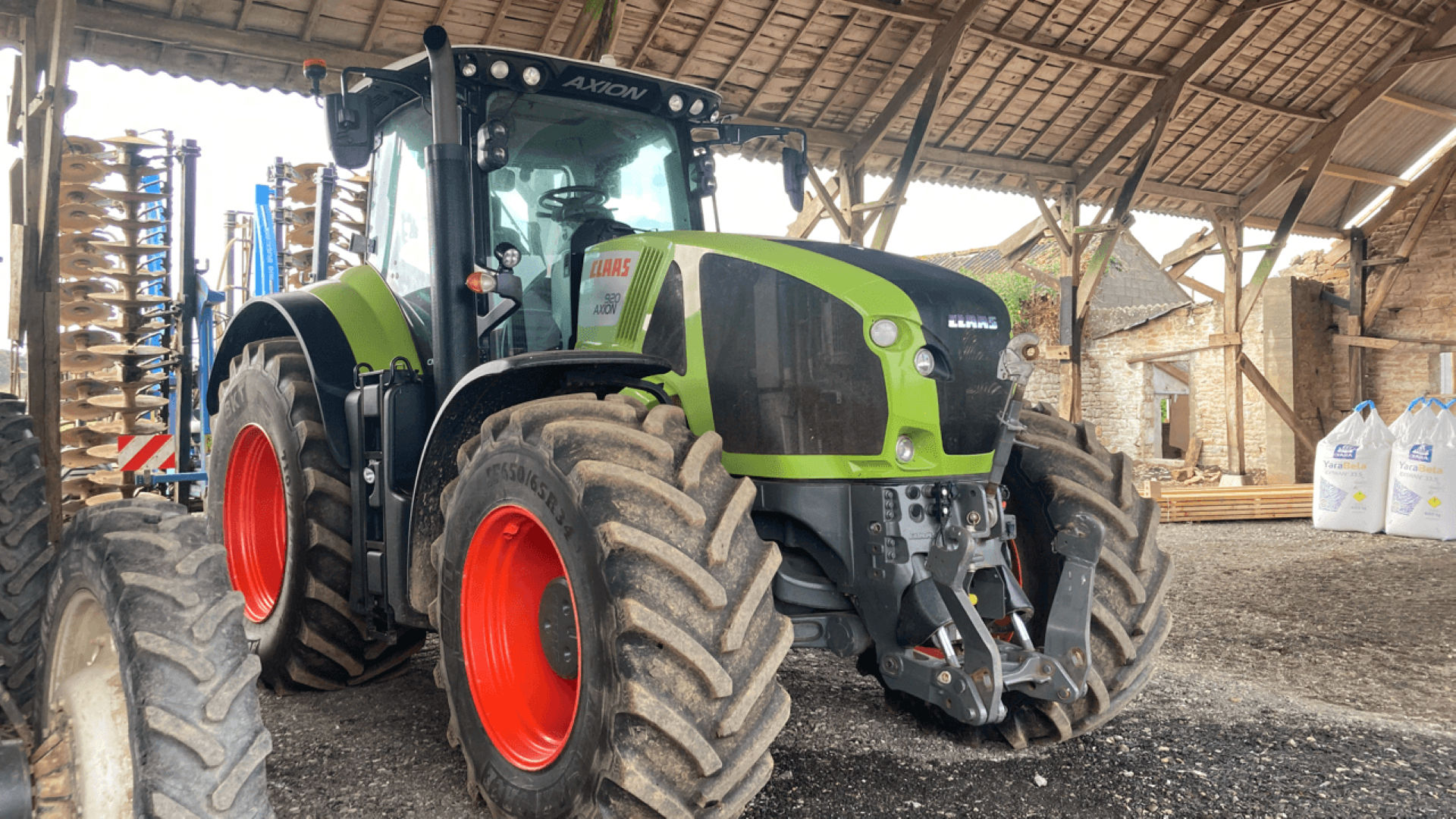 E-FARM: Claas Axion 920 - Traktor - id 3KZUMRI - 98.000 € - Produktionsår: 2017 - Motortimer: 5.212,Frankrig