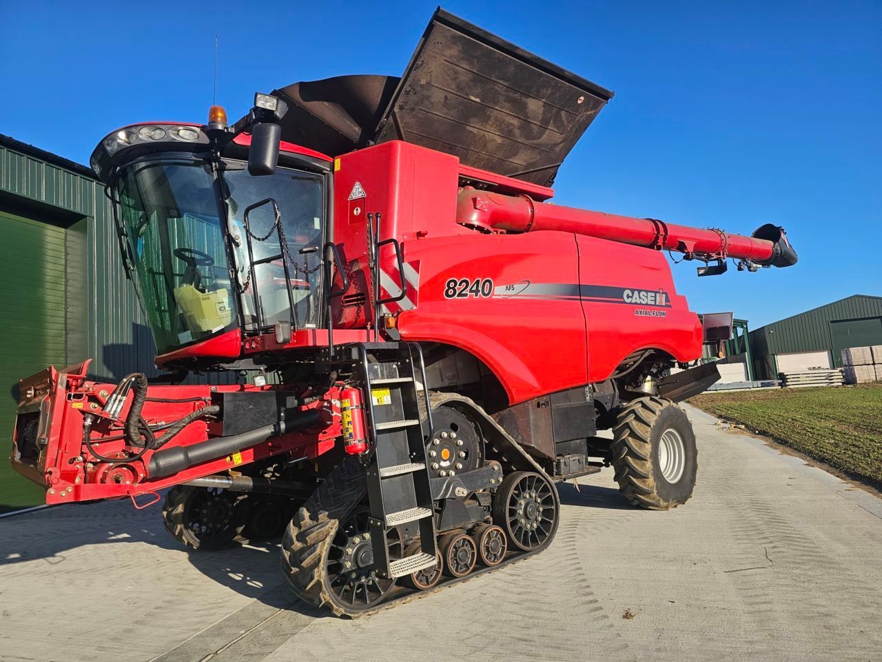 E-FARM: Case IH Axial Flow 8240 - Mähdrescher - id M6FL92G - 137.705 € - Baujahr: 2015 - Abgelesene Motorstunden: 1.920,Motorleistung (PS): 563,Vereinigtes Königreich