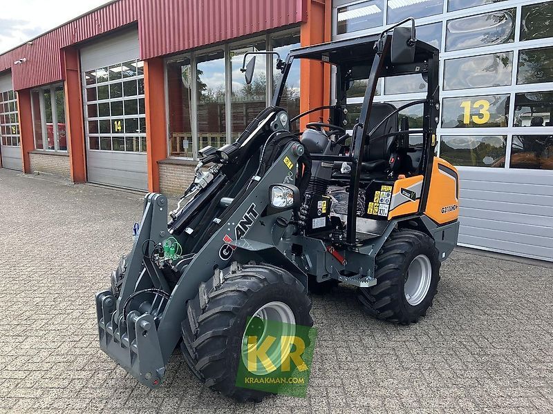 E-FARM: Giant g2700 hd+ #697384 - Csúszókerekes rakodógép - id SFXVLDW - Gyártási év: 2025 - Hollandia
