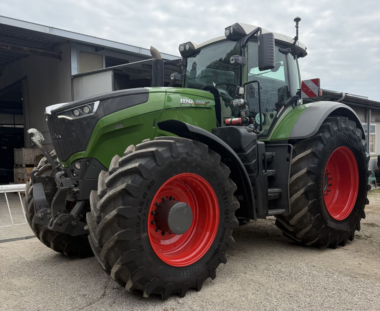 Fendt 1050 Vario Profi Plus Tractor 200.000 EUR