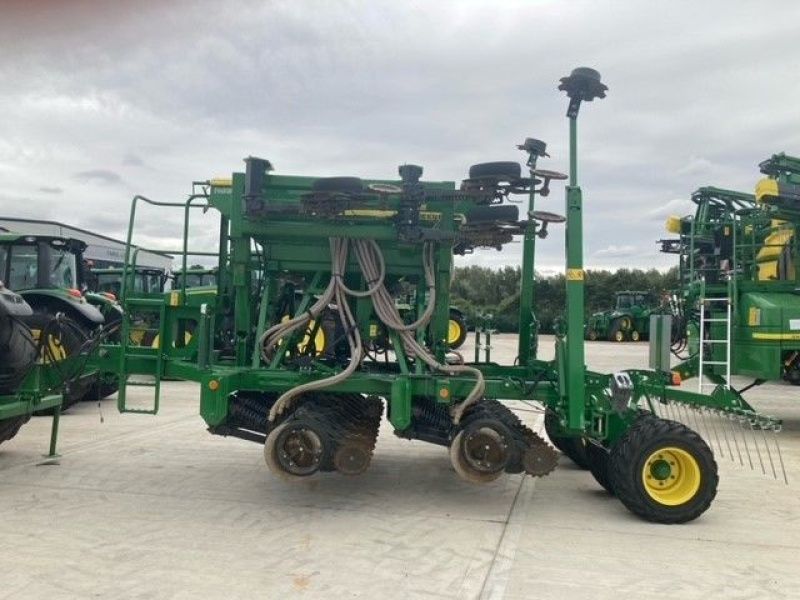 E-FARM: John Deere - Direct Drill - id HT7MBGF - €82,838 - United Kingdom