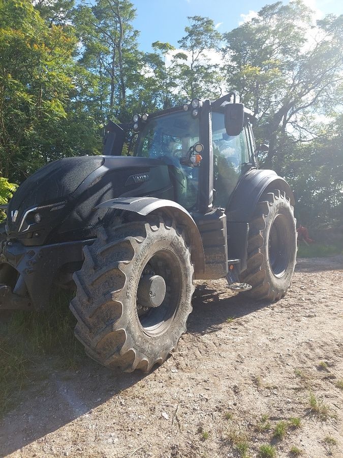 E-FARM: Valtra T174e - Tractor - id BNLPH3N - Year of construction: 2020 - Engine hours: 4,500,Engine power (HP): 175,France