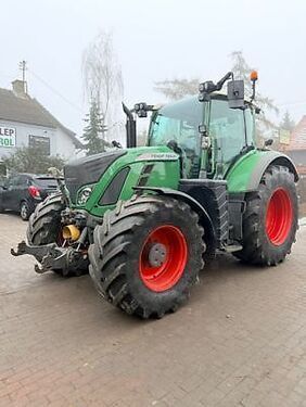 Fendt 724 Vario Profi Plus Tractor €71,209