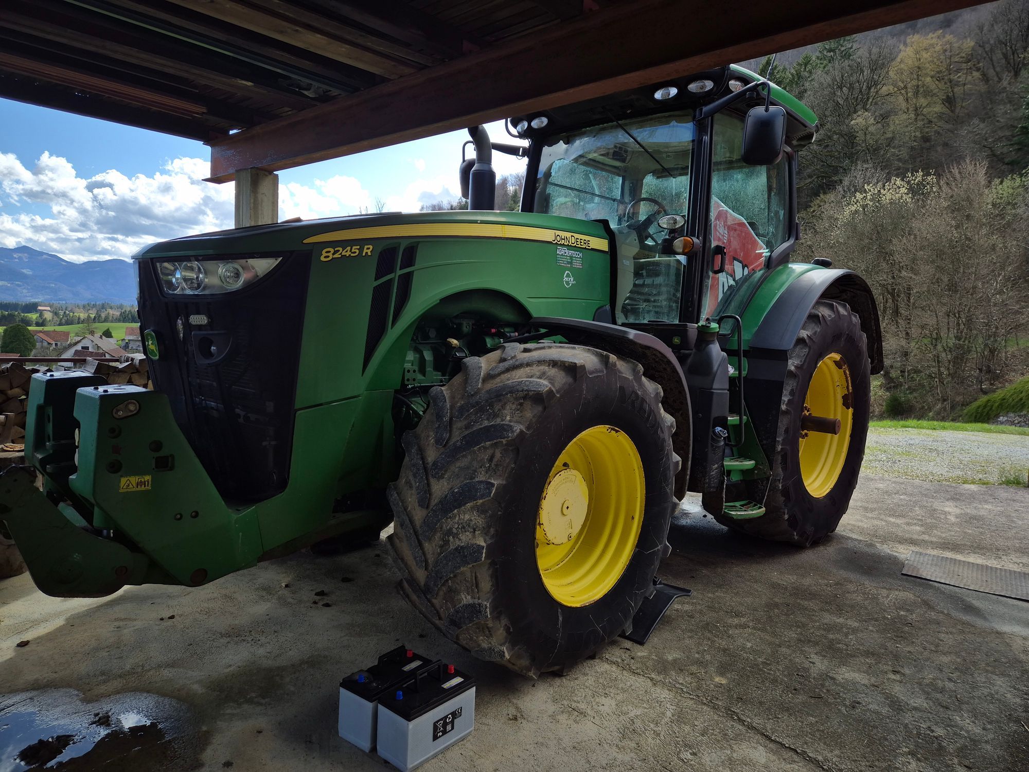 E-FARM: John Deere 8245 R - Tractor - id CIPCCT3 - 66.000 € - Año: 2017 - Horas: 18.100,Potencia del motor: 245,Alemania