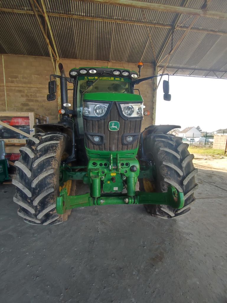 E-FARM: John Deere 6155 R - Tractor - id VCQXPWH - 90.000 EUR - Anul: 2019 - Citeste ore: 3.141,Muterea motorului: 160,Franța