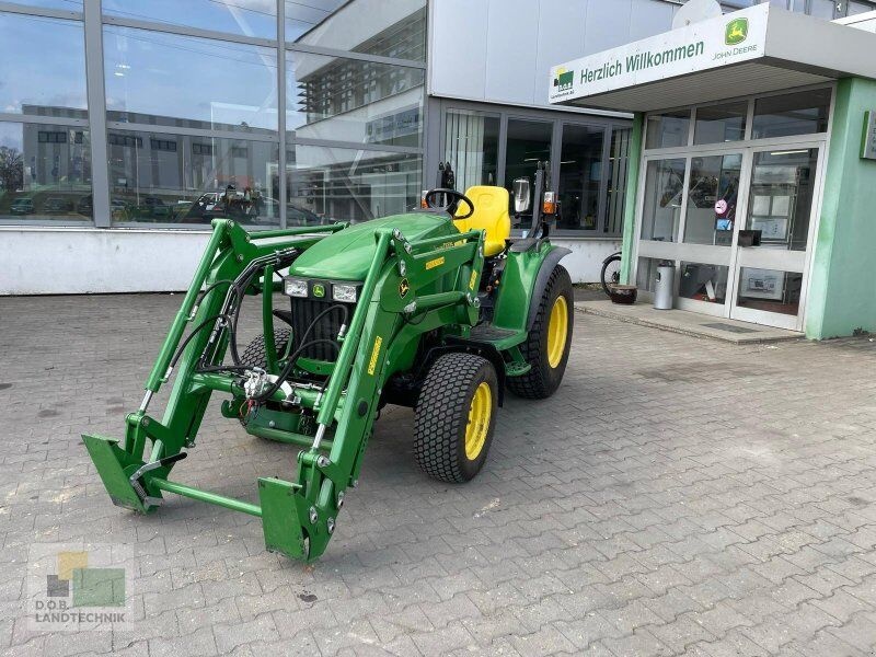 John Deere 3520 tractor €25,900