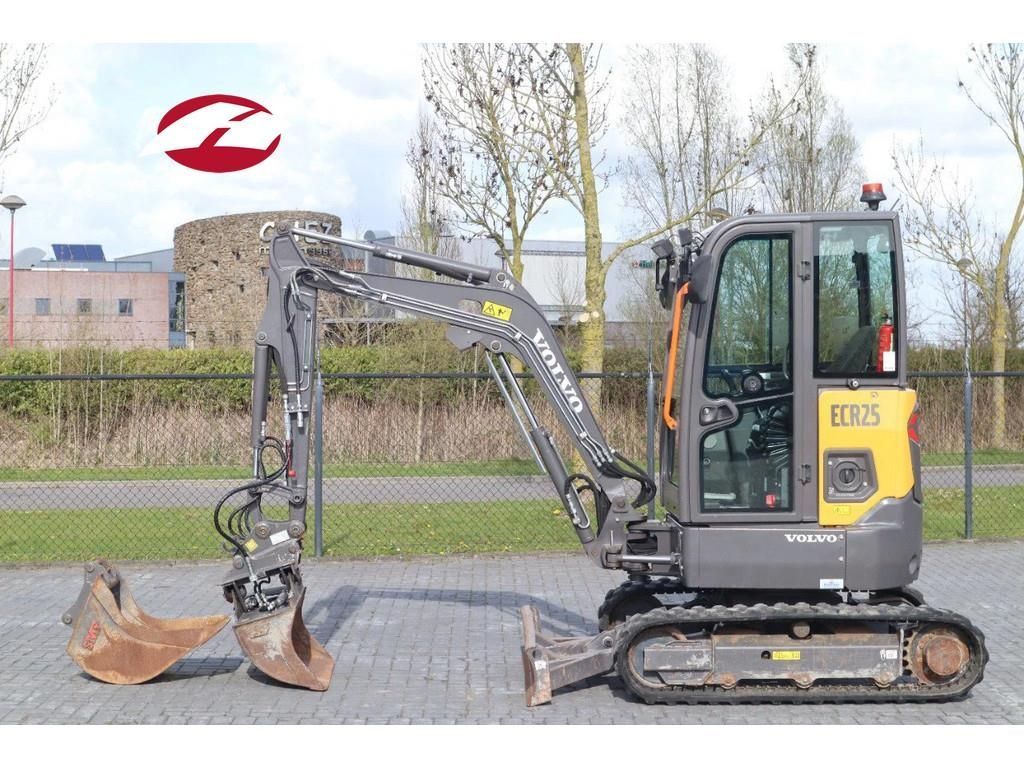 VOLVO ecr25 electric | jecr25d | tiltbucket | bucket | l Mini excavadora  32.750 €